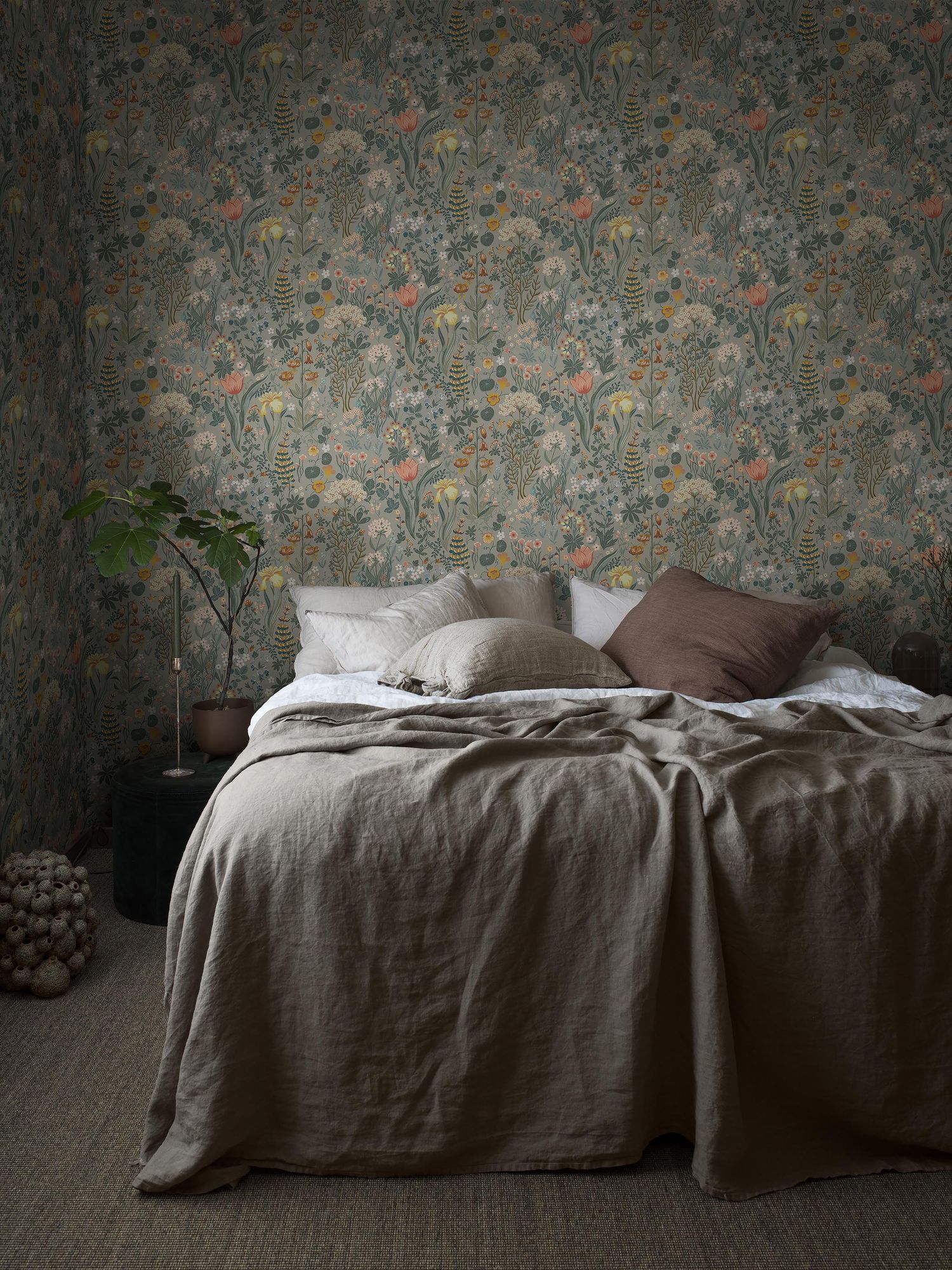 2054 Blomsterhav Multicoloured Icons Wallpaper by Boråstapeter