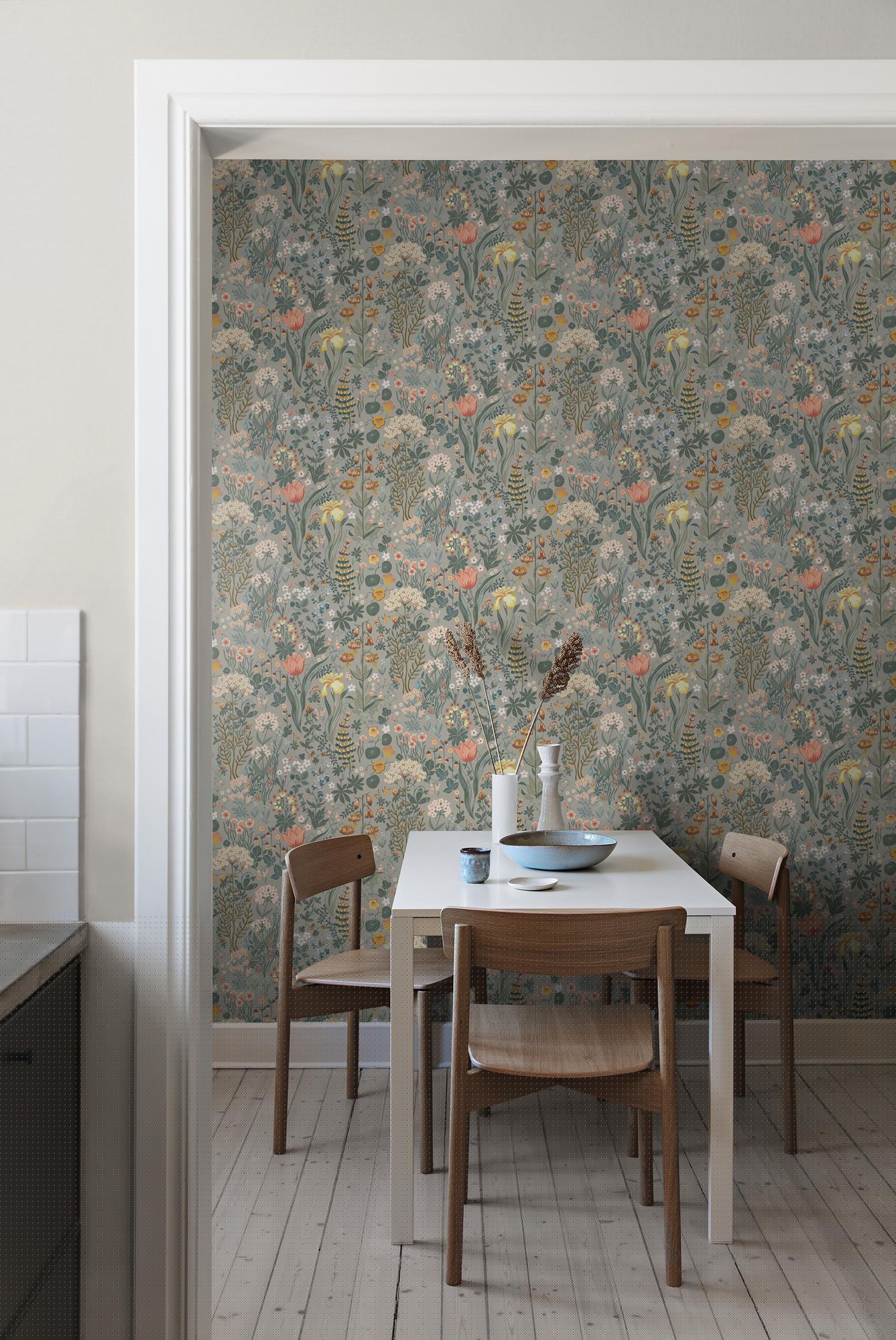 2054 Blomsterhav Multicoloured Icons Wallpaper by Boråstapeter
