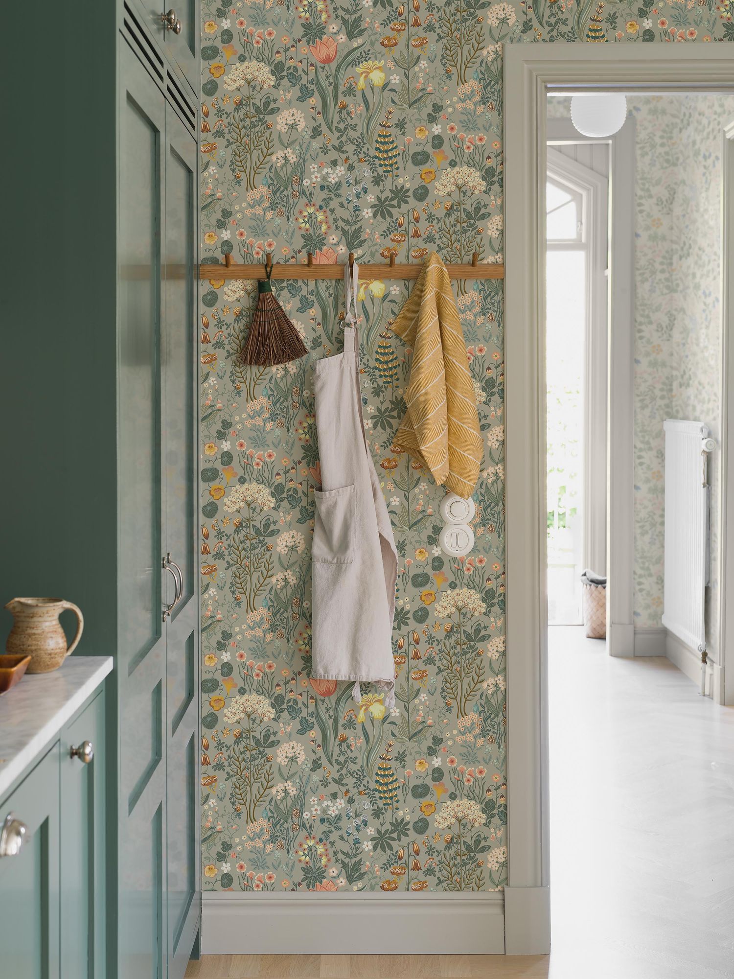 2054 Blomsterhav Multicoloured Icons Wallpaper by Boråstapeter