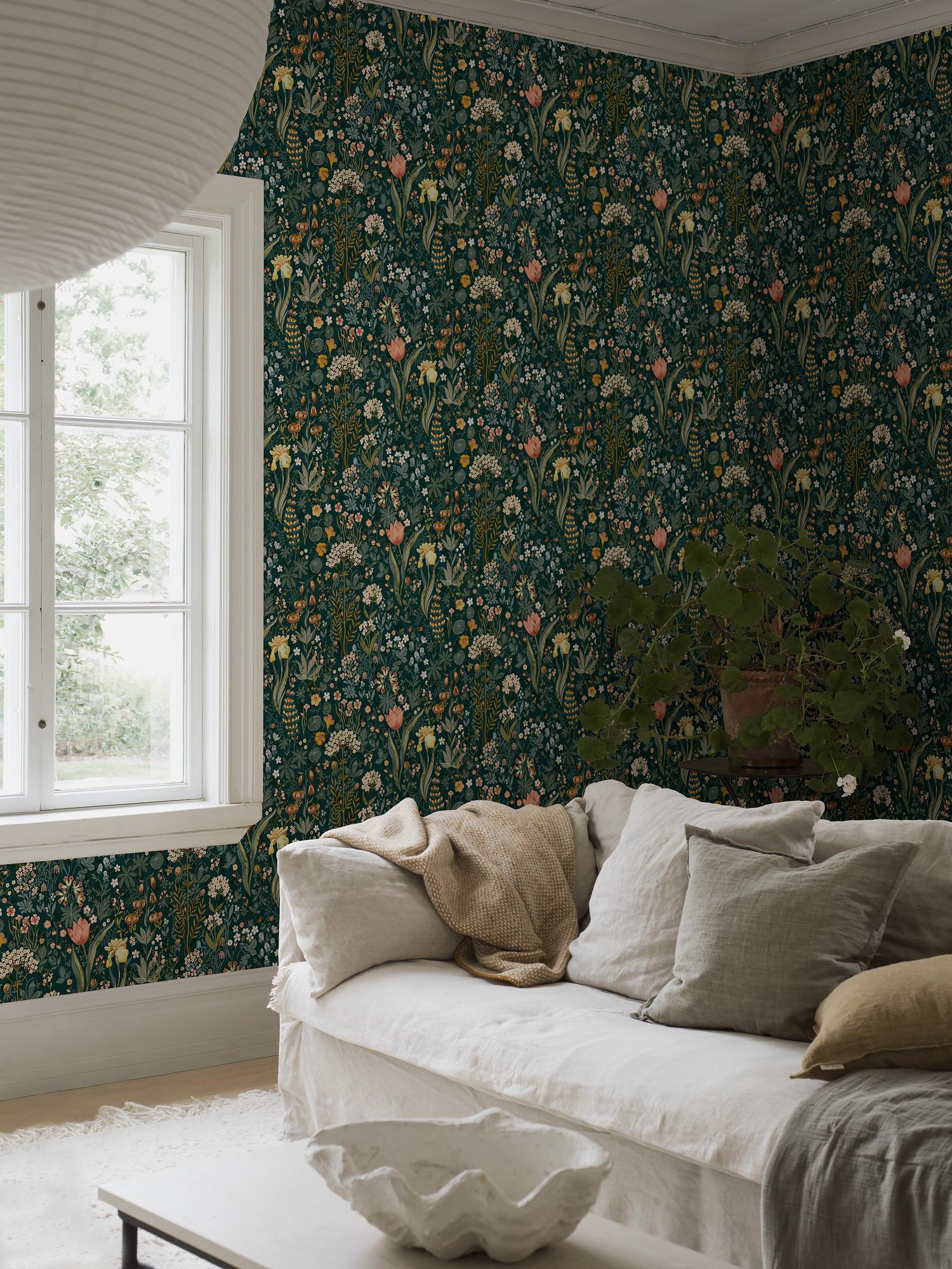 2055 Blomsterhav Multicoloured Icons Wallpaper by Boråstapeter