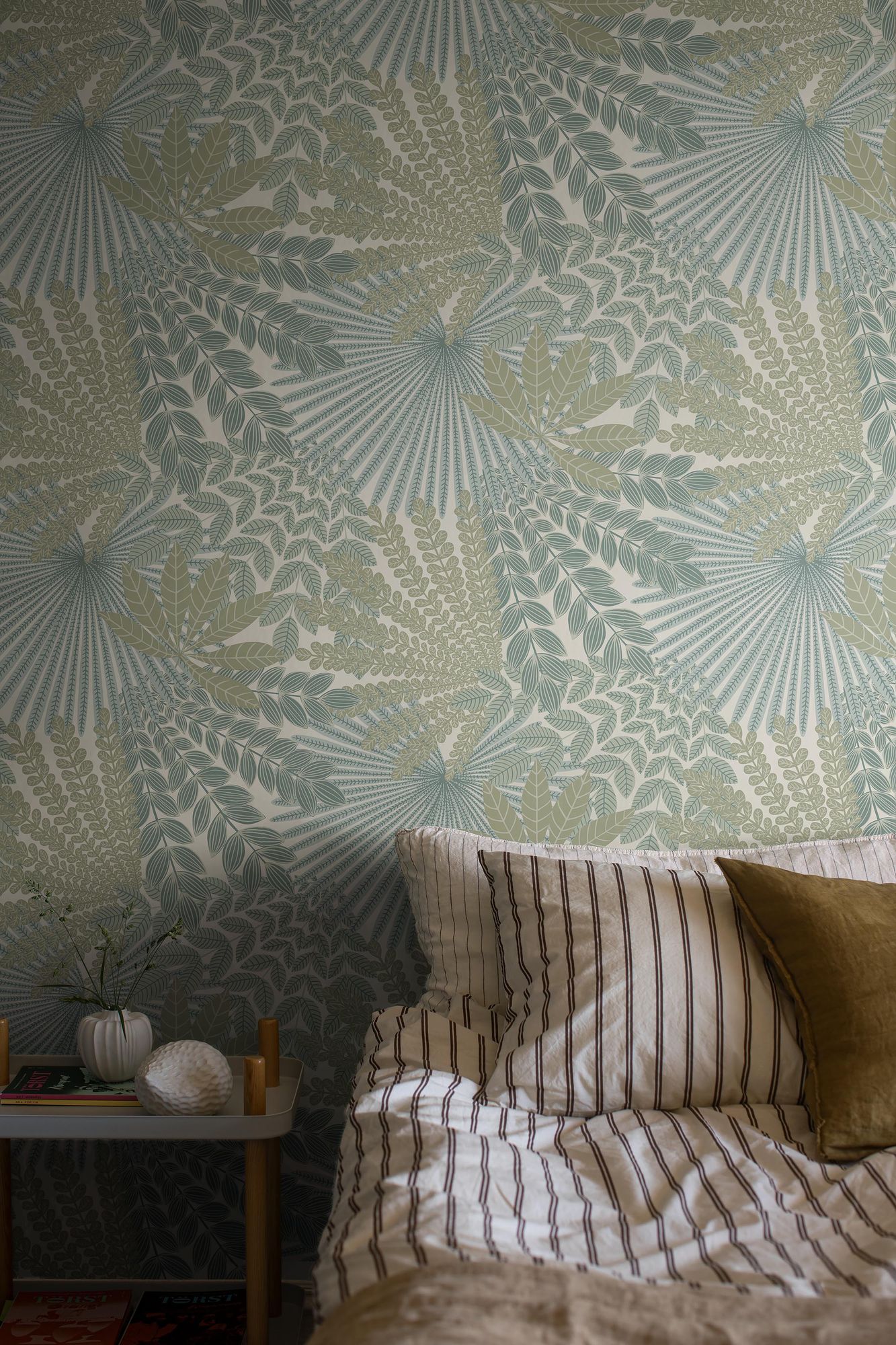2262 Velvet Leaves Green and Blue Wallpaper by Boråstapeter