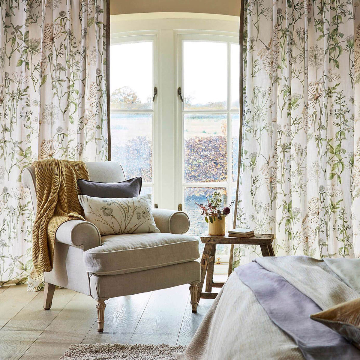Wild Angelica Embleton Bay Silver/Spring Leaf Fabric by Sanderson