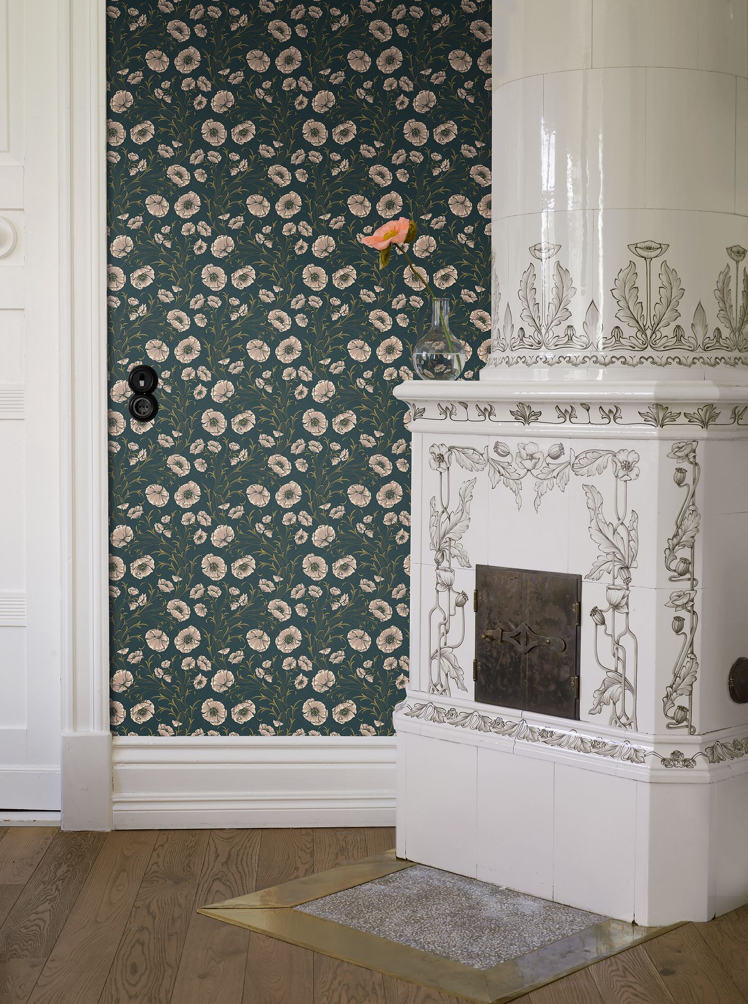 2268 Poppy Flow Black and Purple Wallpaper by Boråstapeter