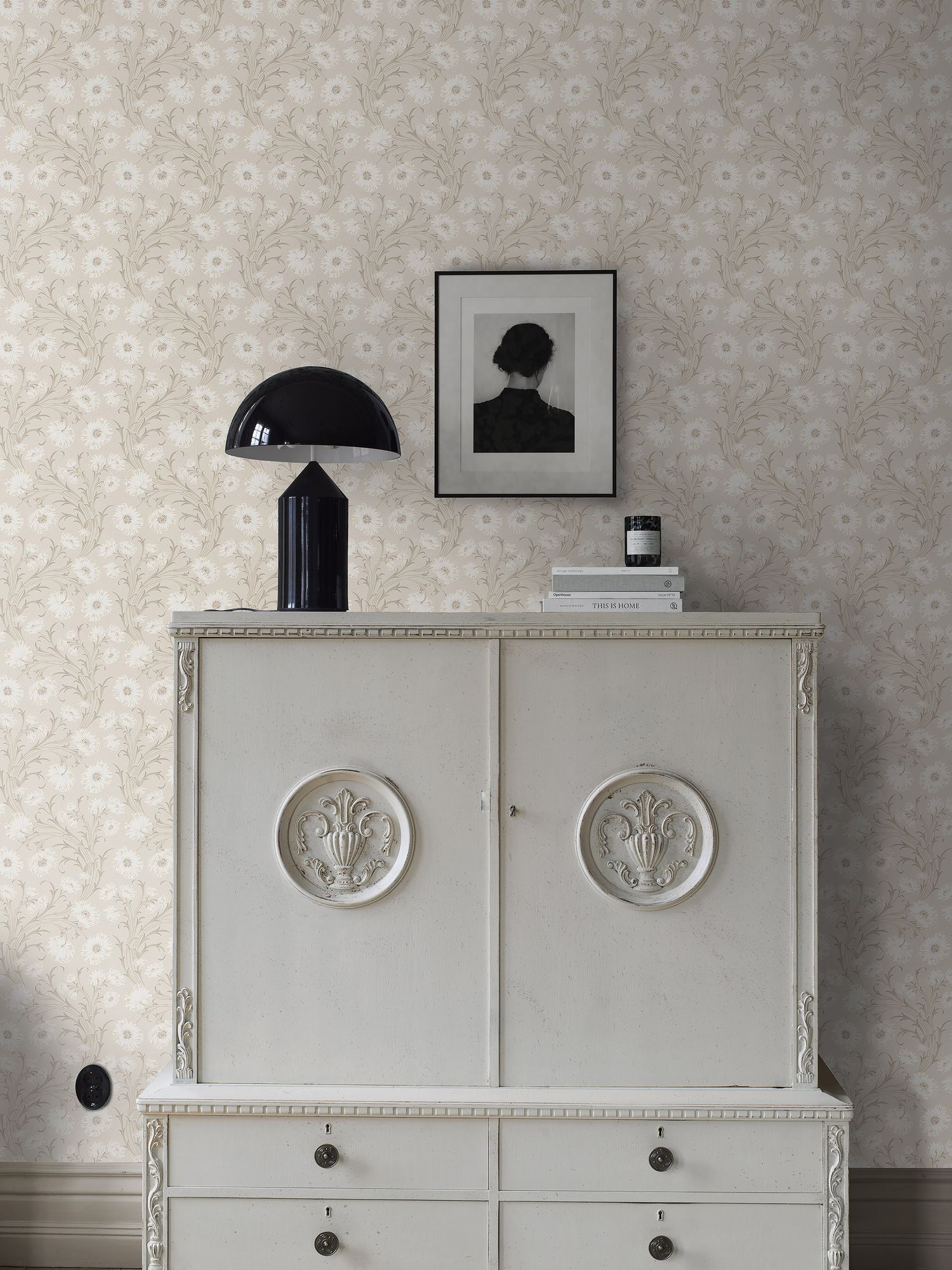 2269 Poppy Flow Beige and White Wallpaper by Boråstapeter
