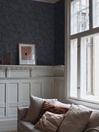 2278 Hidden Parrot Blue Wallpaper by Boråstapeter
