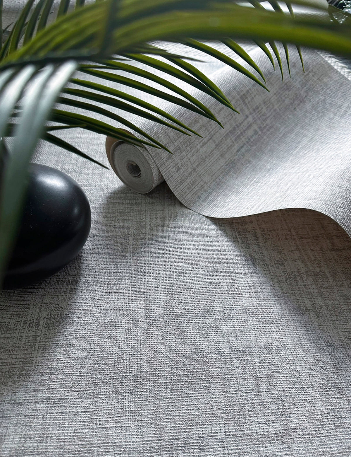 2370 Rowen Grey Wallpaper by Belgravia - detail