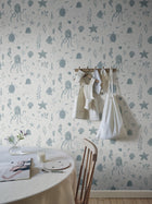 243-36 Ocean Blue Della Familjen Wallpaper by Sandberg
