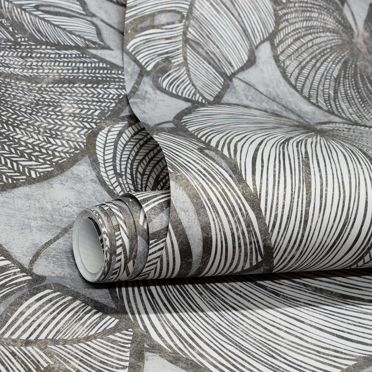 26939 Black Mid Lead Monstera Julie Feels Home Wallpaper By Hohenberger Galerie