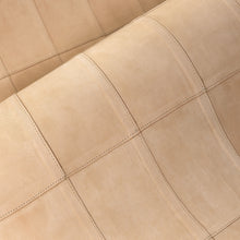 27470 Avenio Sand Corium Wallpaper by Arte