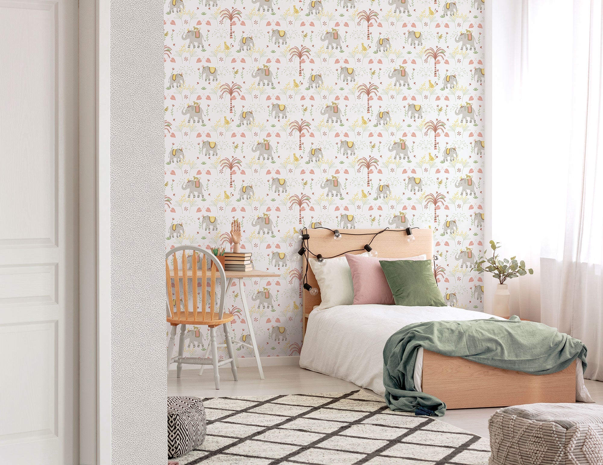Elefun Multicolour Bambino Wallpaper by Galerie