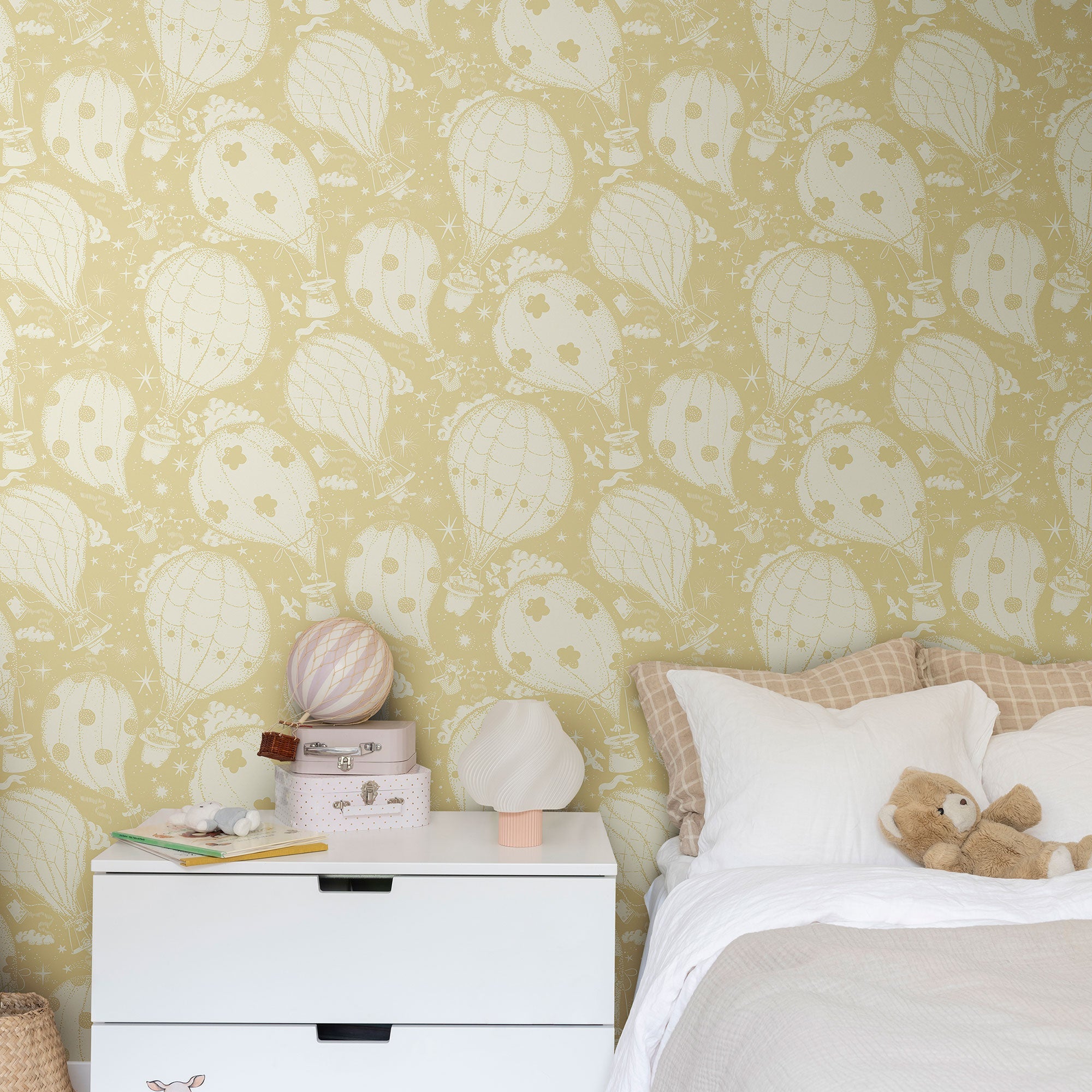 29003 Ballongerna Yellow Wallpaper by Galerie