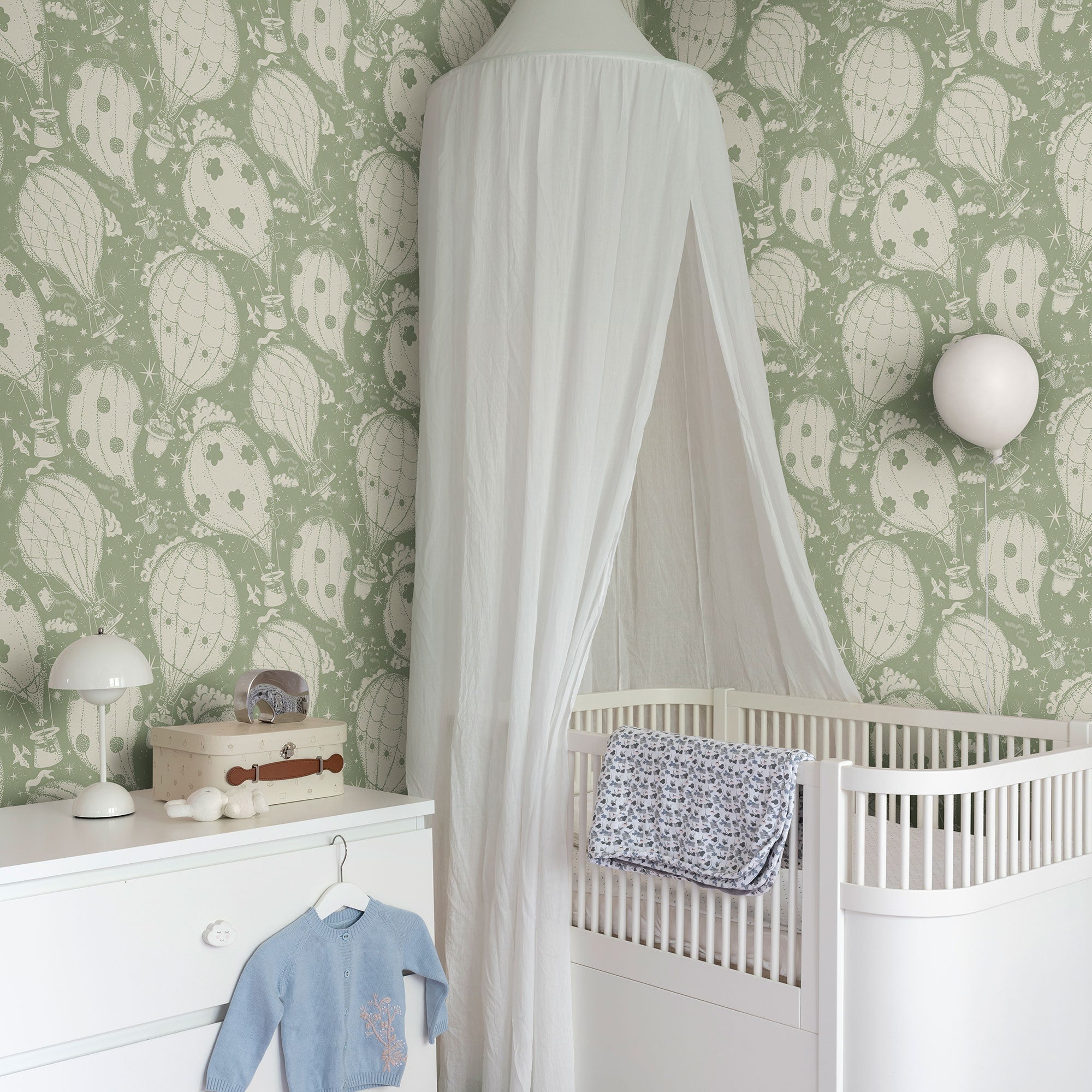 29005 Ballongerna Green Wallpaper by Galerie