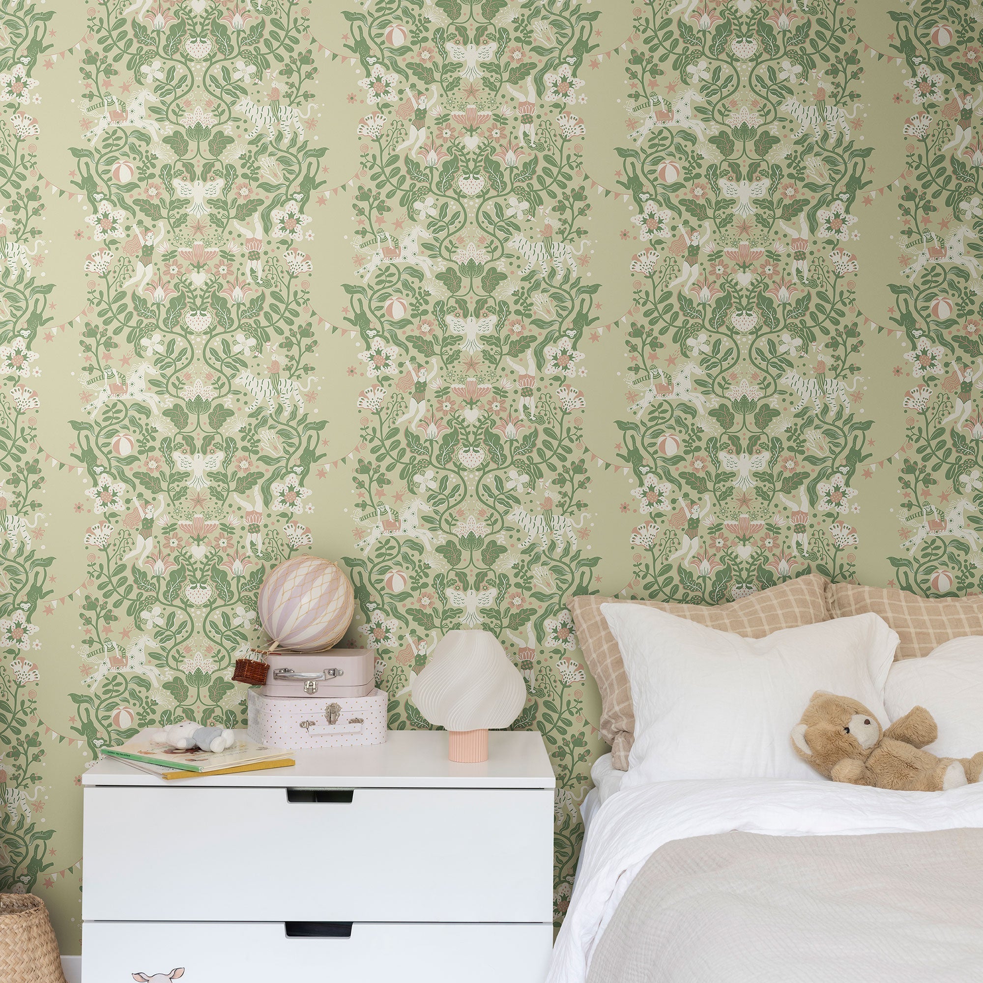 29027 Cirkus Green Wallpaper by Galerie