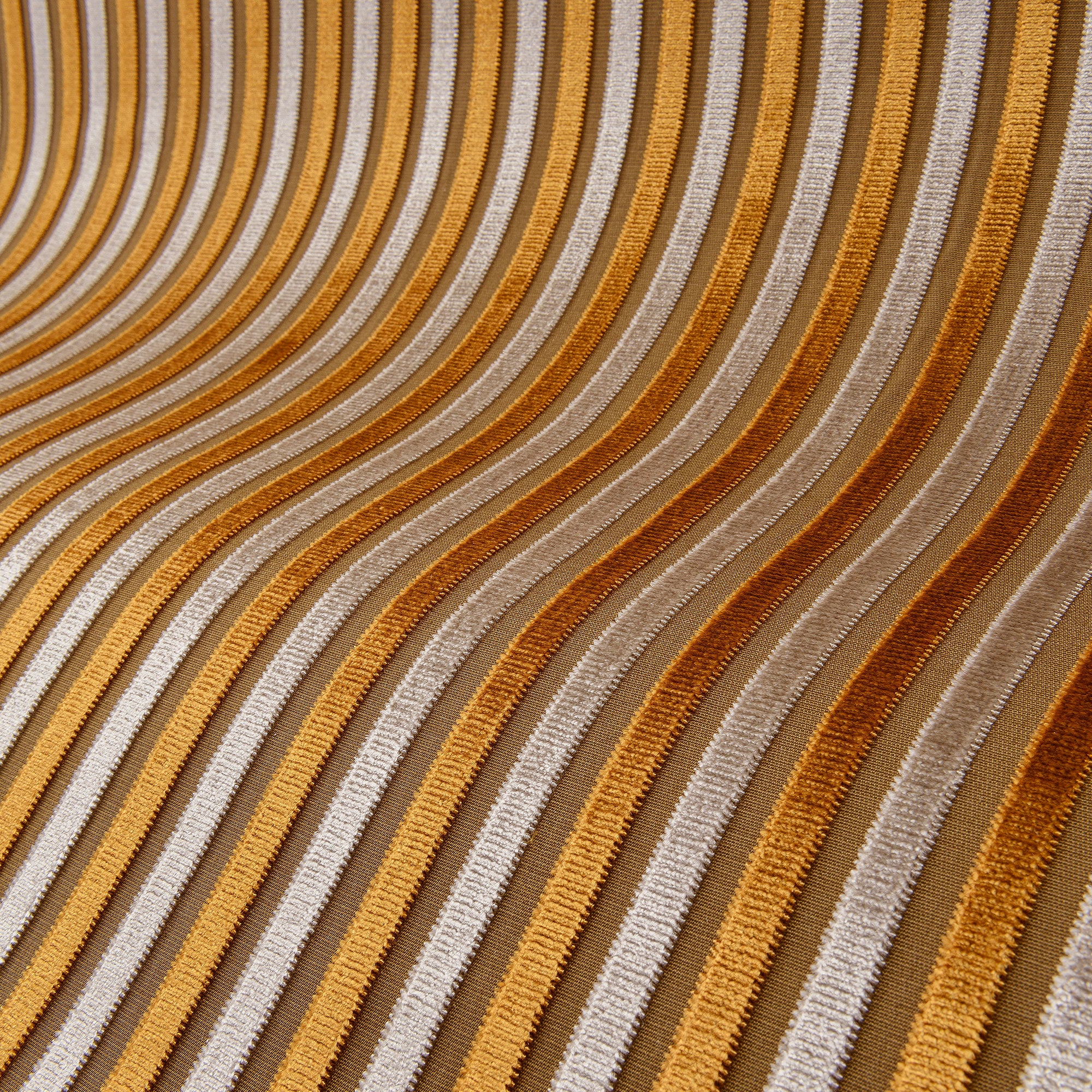 29223 Galon Spiced Pumpkin Allures Wallpaper by Arte