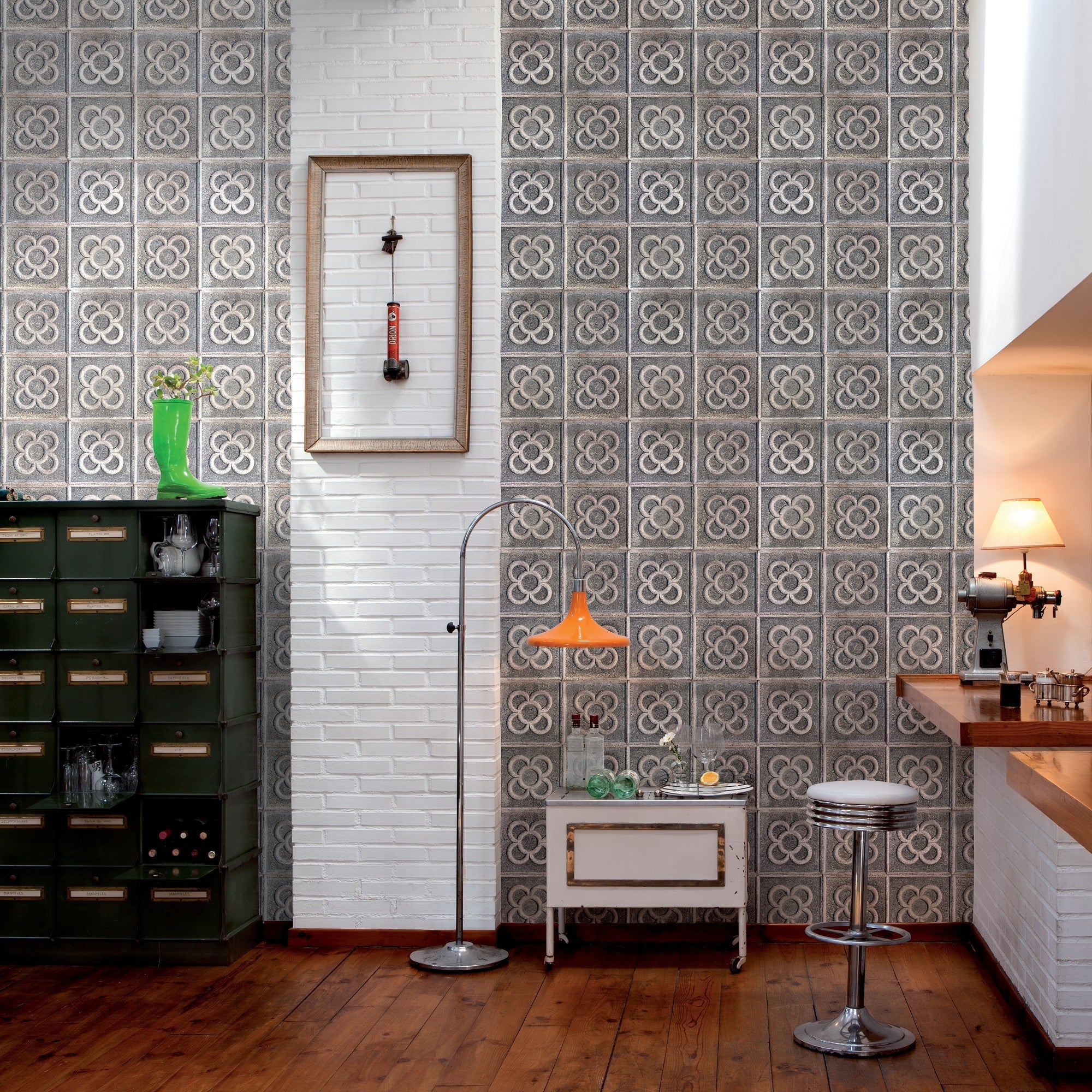 3000021 Clover White/grey Tiles Wallpaper by Coordonné
