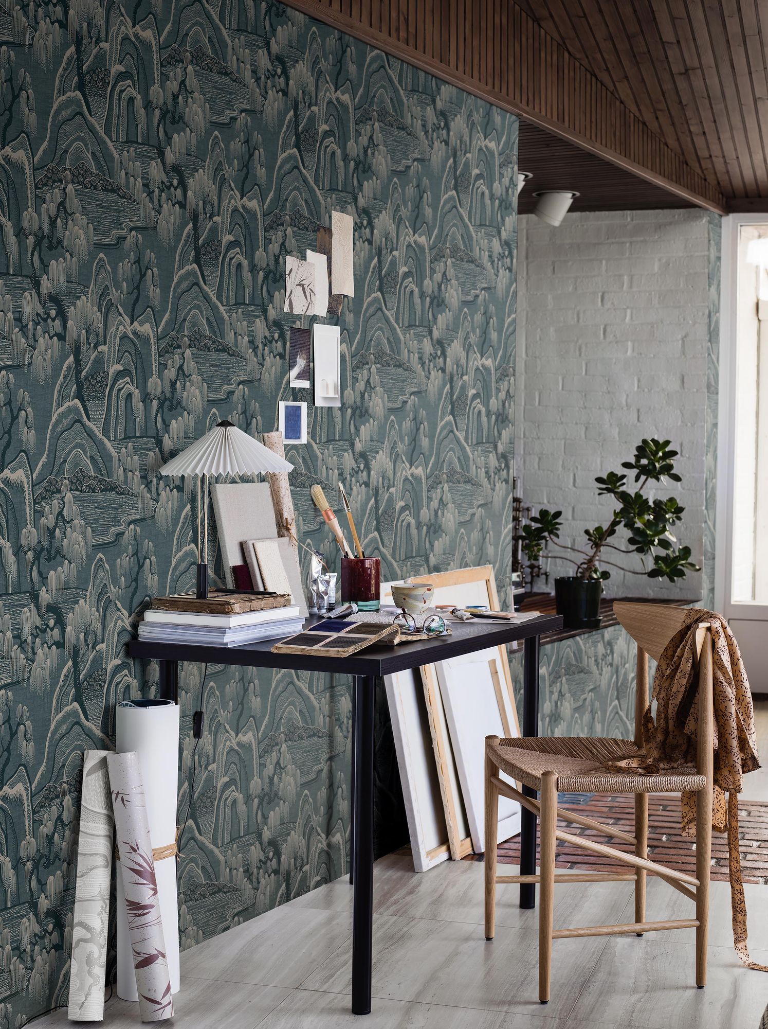 3133 Indigo Garden Blue Icons Wallpaper by Boråstapeter