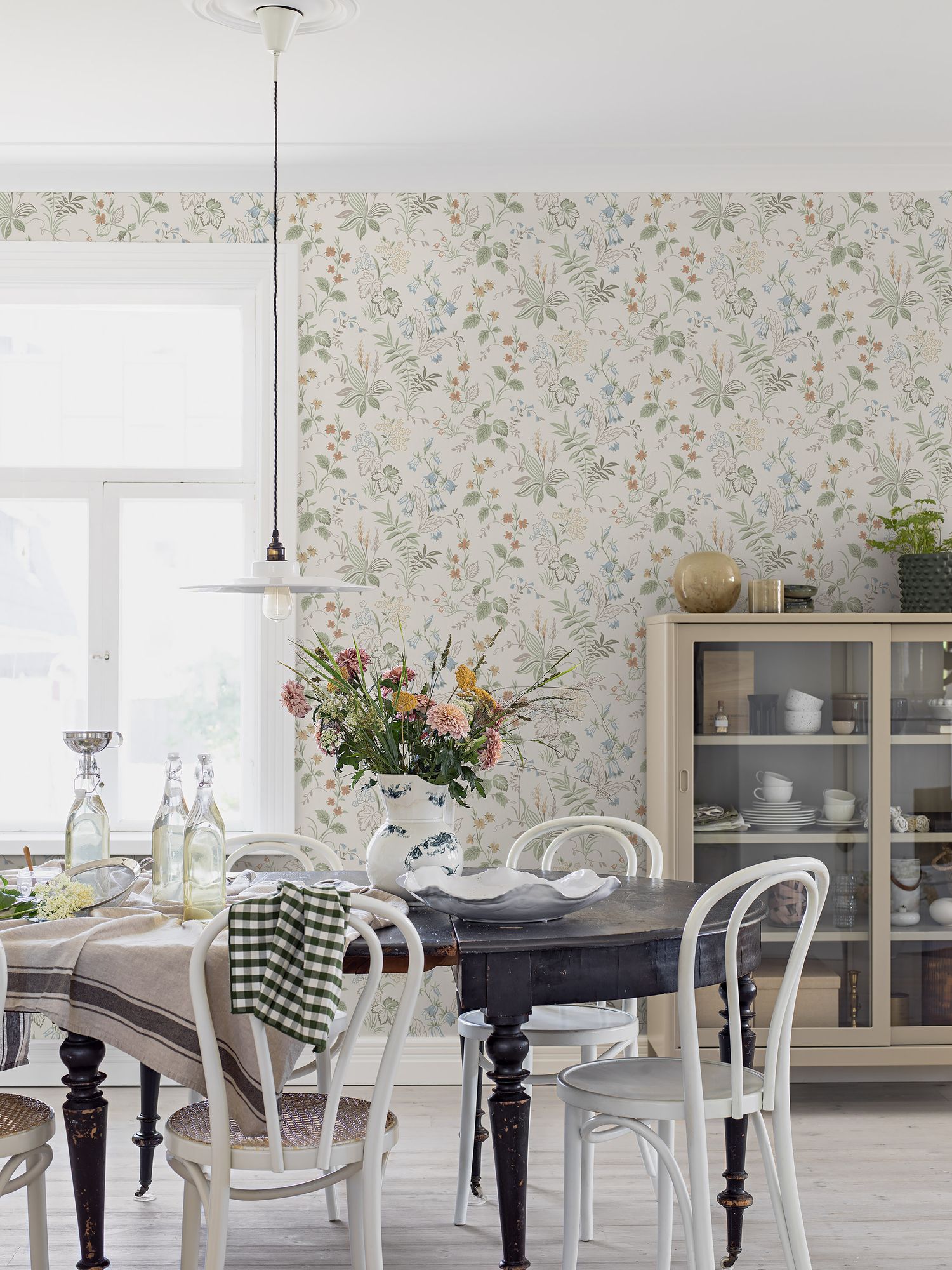 3261 Folklore Multi and Beige Wallpaper by Boråstapeter