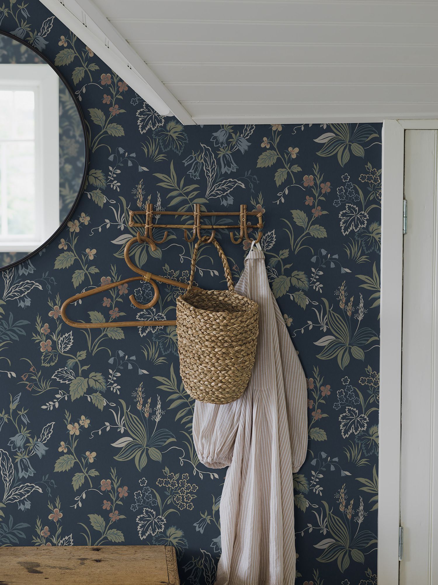3262 Folklore Multi and Blue Wallpaper by Boråstapeter