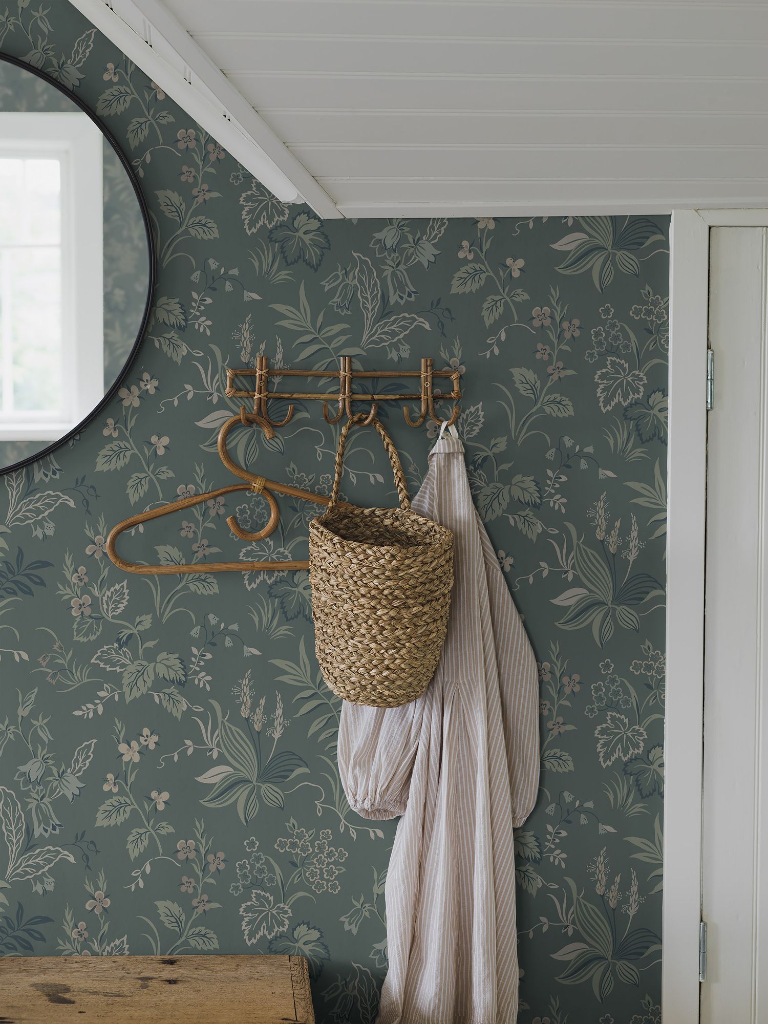 3265 Folklore Multi and Green Wallpaper by Boråstapeter