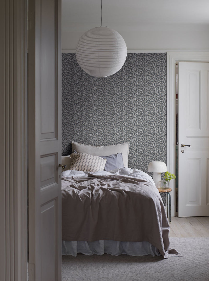 3266 Skogsblomst Blue and White Wallpaper by Boråstapeter