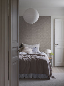 3267 Skogsblomst Beige and White Wallpaper by Boråstapeter