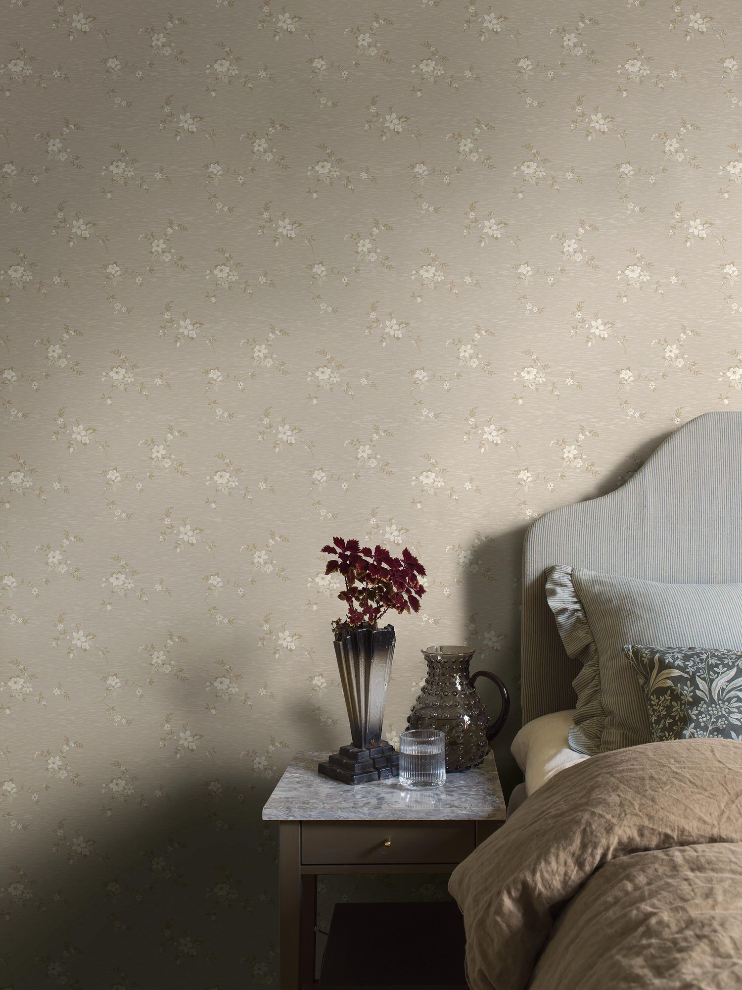 3289 Saga Beige and Beige Wallpaper by Boråstapeter