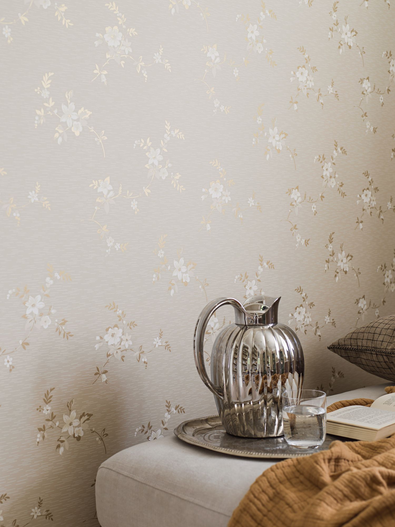 3289 Saga Beige and Beige Wallpaper by Boråstapeter