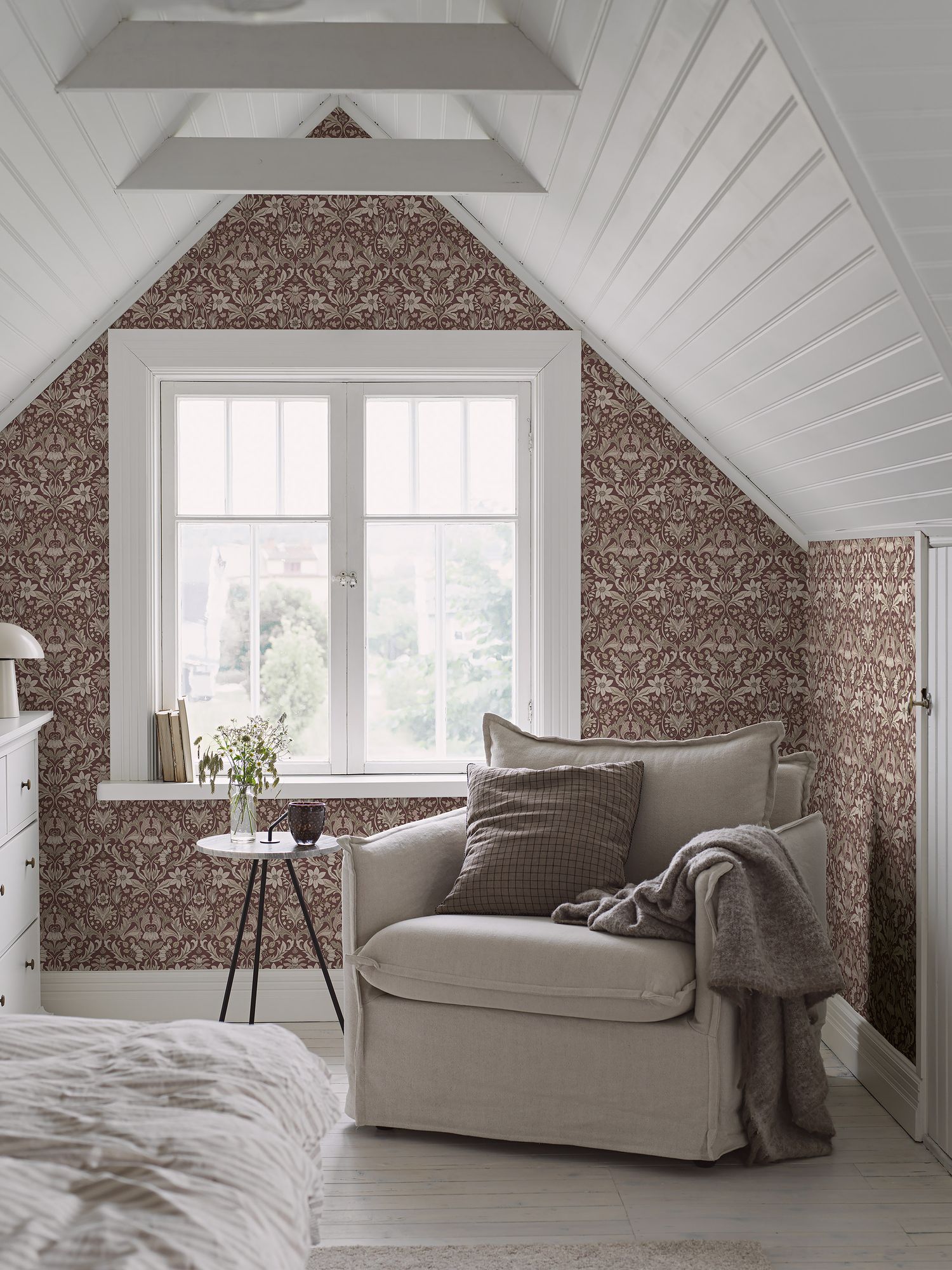 3294 Blomsterfröjd Red and Multi Wallpaper by Boråstapeter