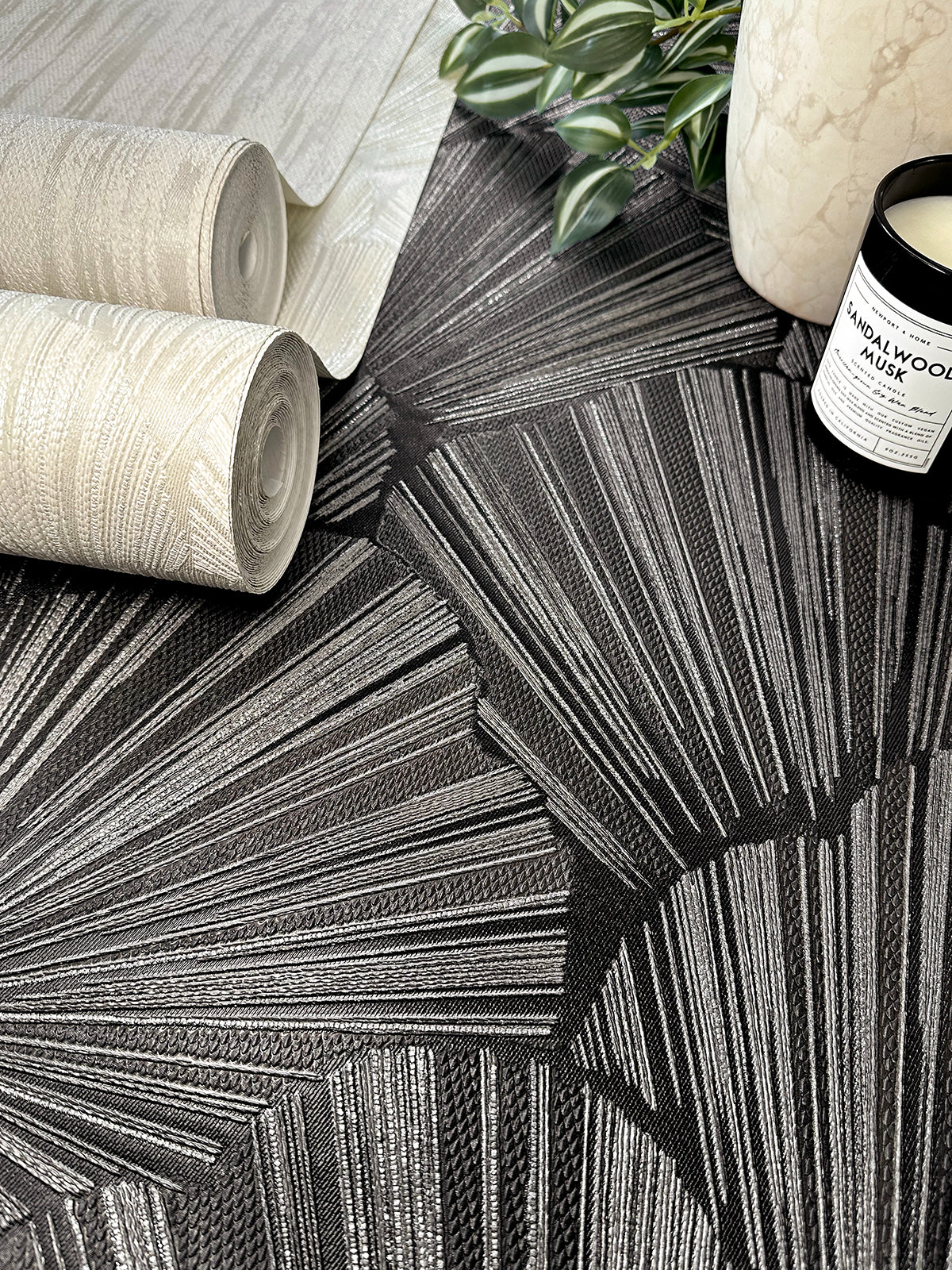 GB 33340 Allegra Geometric Black Wallpaper by Belgravia