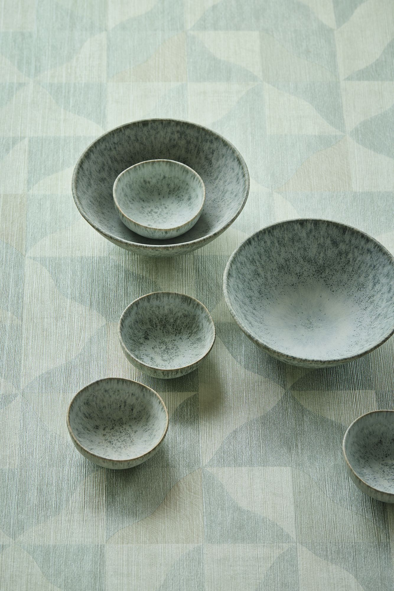 340320 Carve Grey Wallpaper by Eijffinger