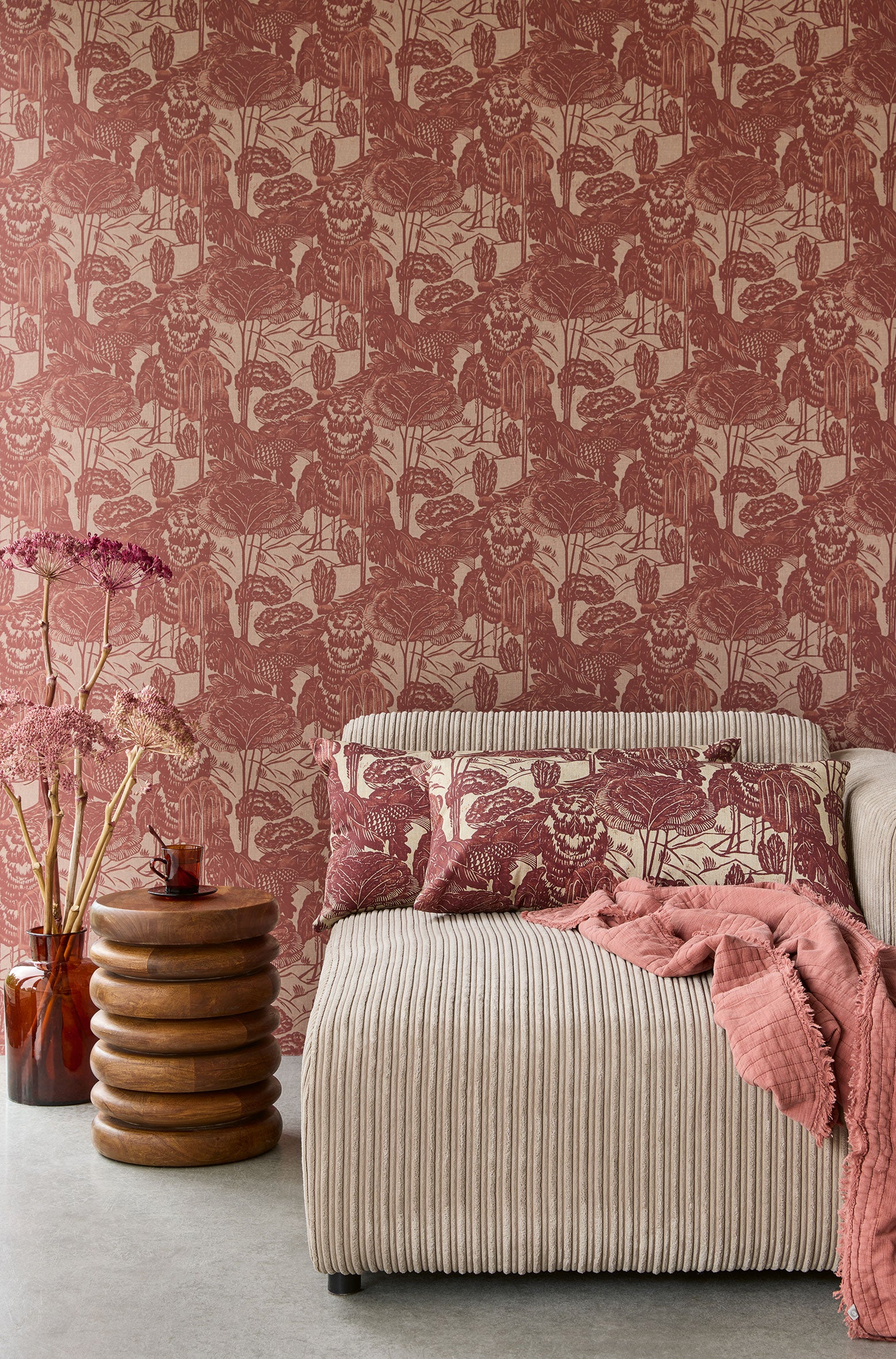 340544 Nostalgic Evergreen Red Groovy Wallpaper by Eijffinger