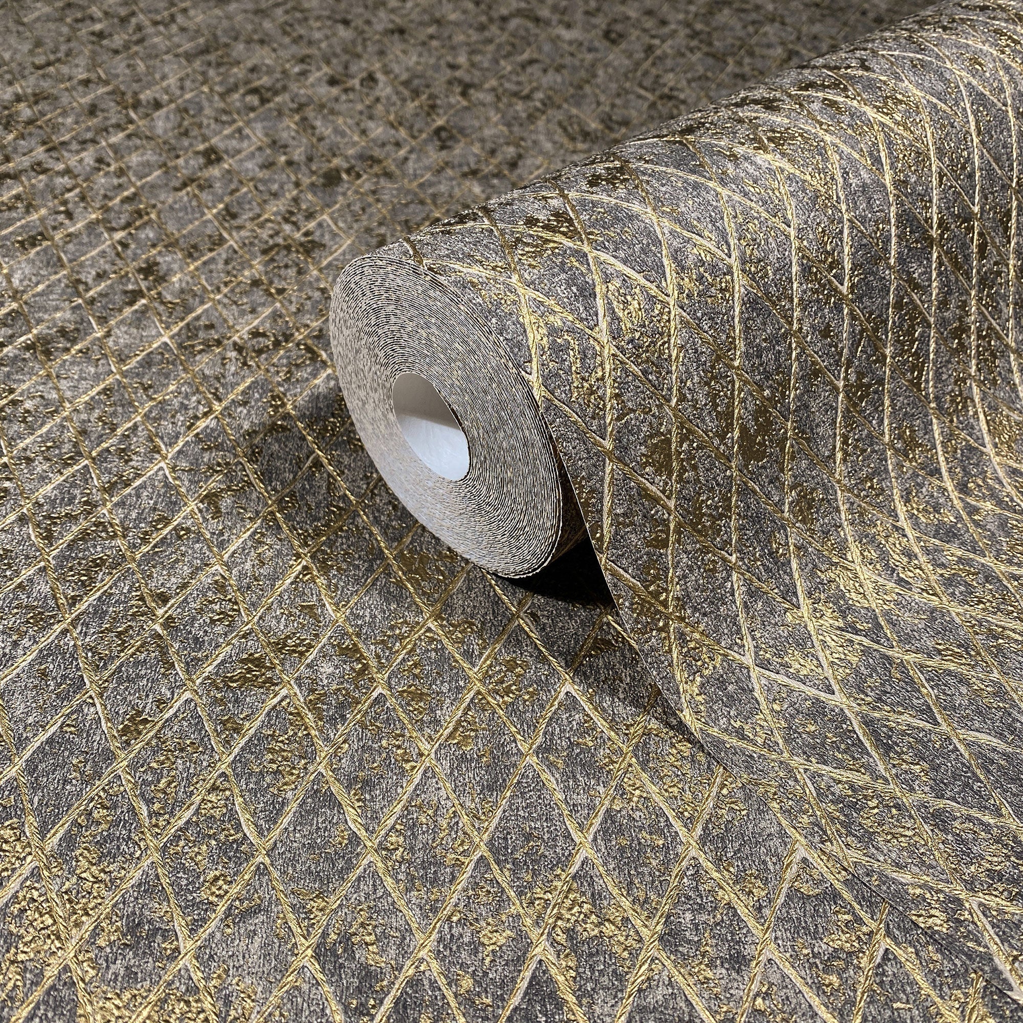 35540 Graphic Black Gold Wallpaper by Galerie