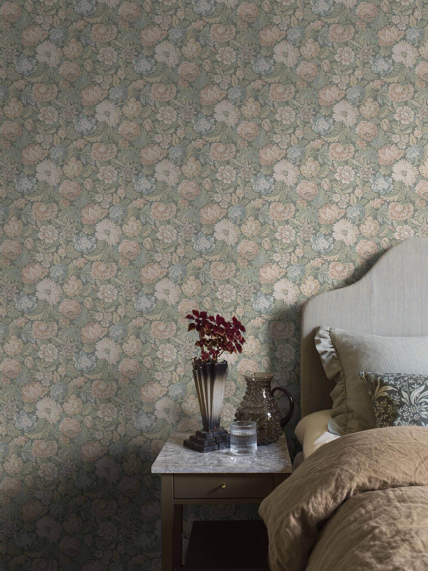 3562 Nightingale Garden Light Multi Cottage Garden Wallpaper by Boråstapeter