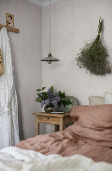 3571 Molly´s Meadow Light White Cottage Garden Wallpaper by Boråstapeter