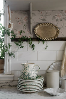 3572 Laura´s Cottage Light Pink and Beige Cottage Garden Wallpaper by Boråstapeter