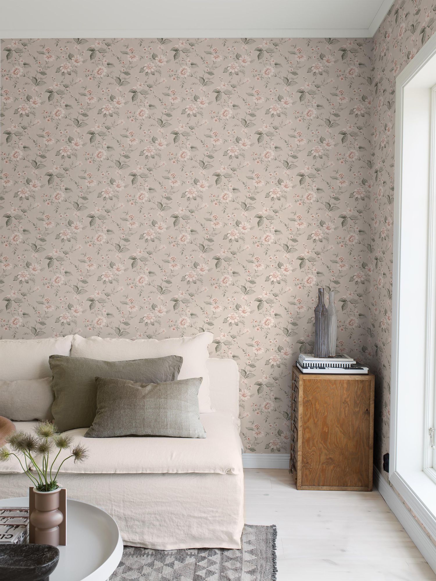 3572 Laura´s Cottage Light Pink and Beige Cottage Garden Wallpaper by Boråstapeter