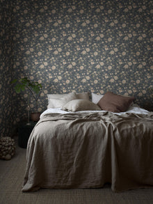 3573 Laura´s Cottage Dark Blue Cottage Garden Wallpaper by Boråstapeter