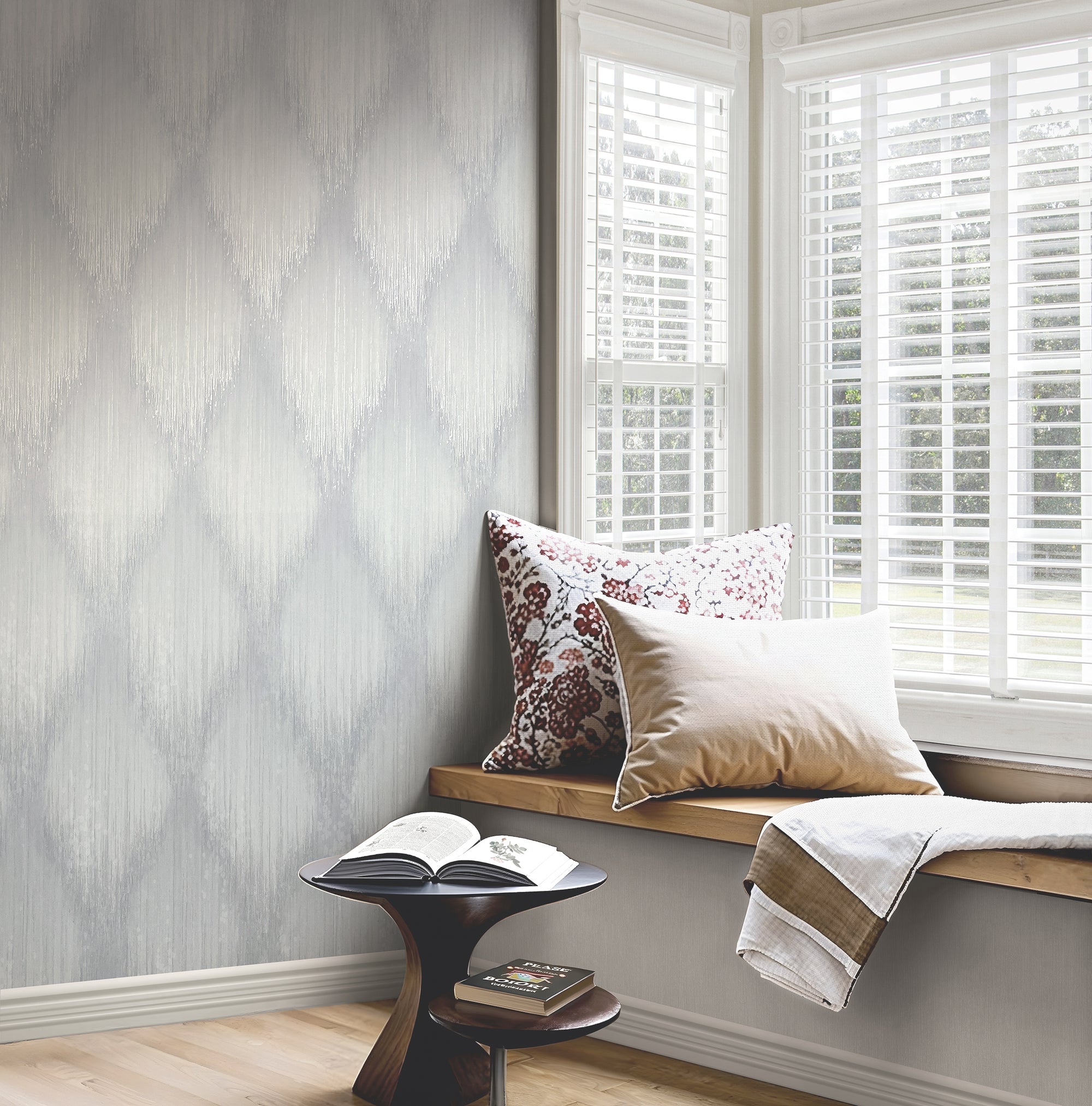 35807 Stripes Silver Grey Wallpaper by Galerie