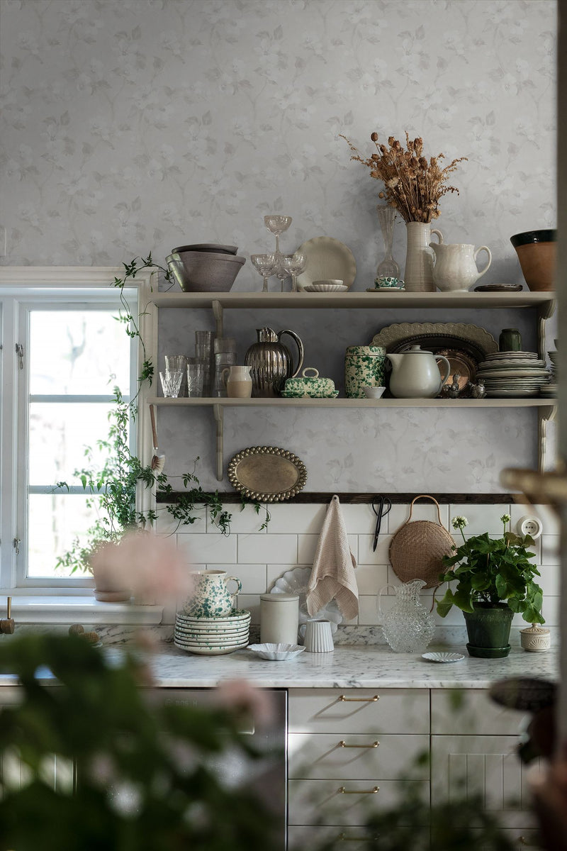 3583 Helen´s Flower Light White Cottage Garden Wallpaper by Boråstapeter