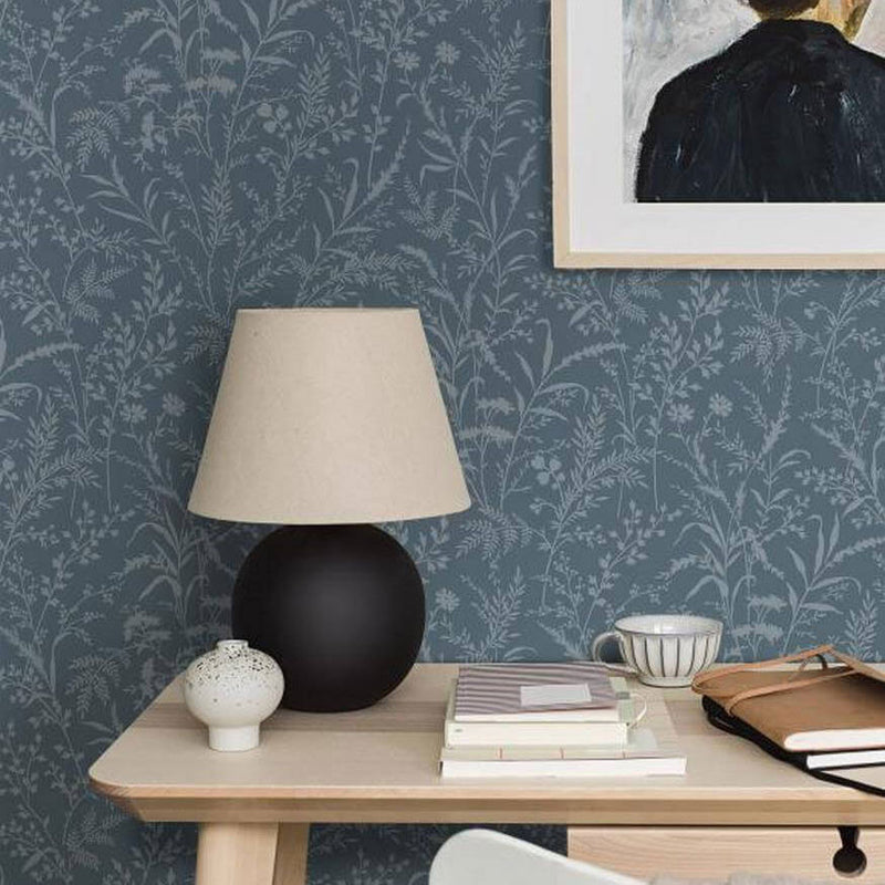 38739 Florian Borosan Hem Navy Wallpaper by Borastapeter