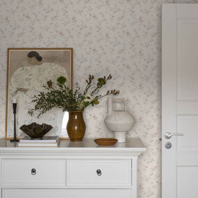 38754 Viktoria Borosan Hem Cream / Pink Wallpaper by Borastapeter