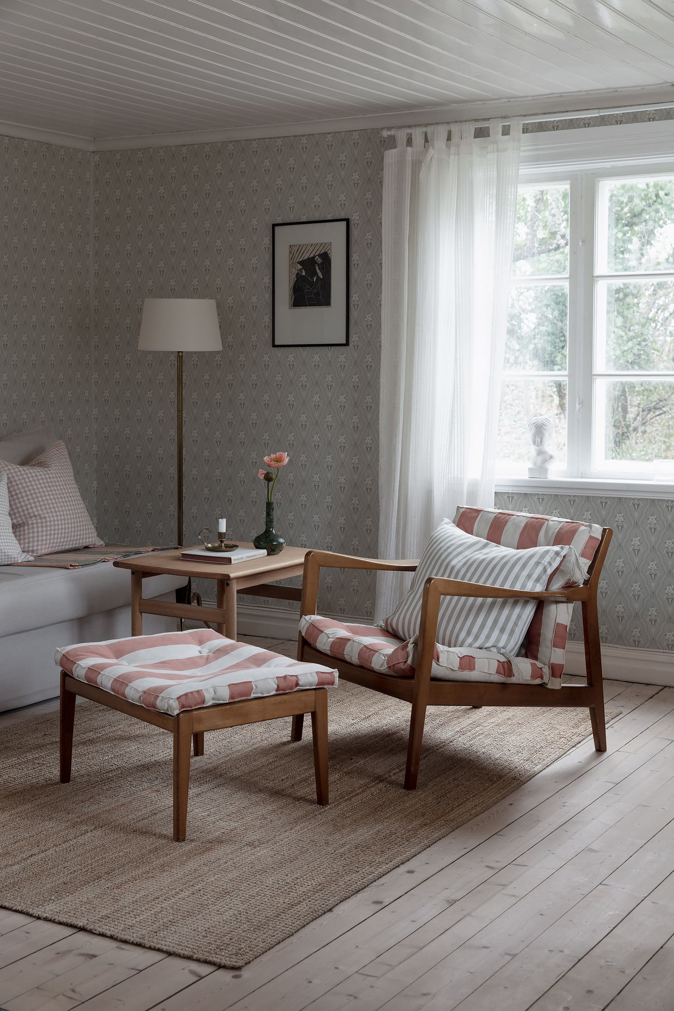 4166 Klädesholmen Light Grey and White Alla Tiders Hus Wallpaper by Boråstapeter