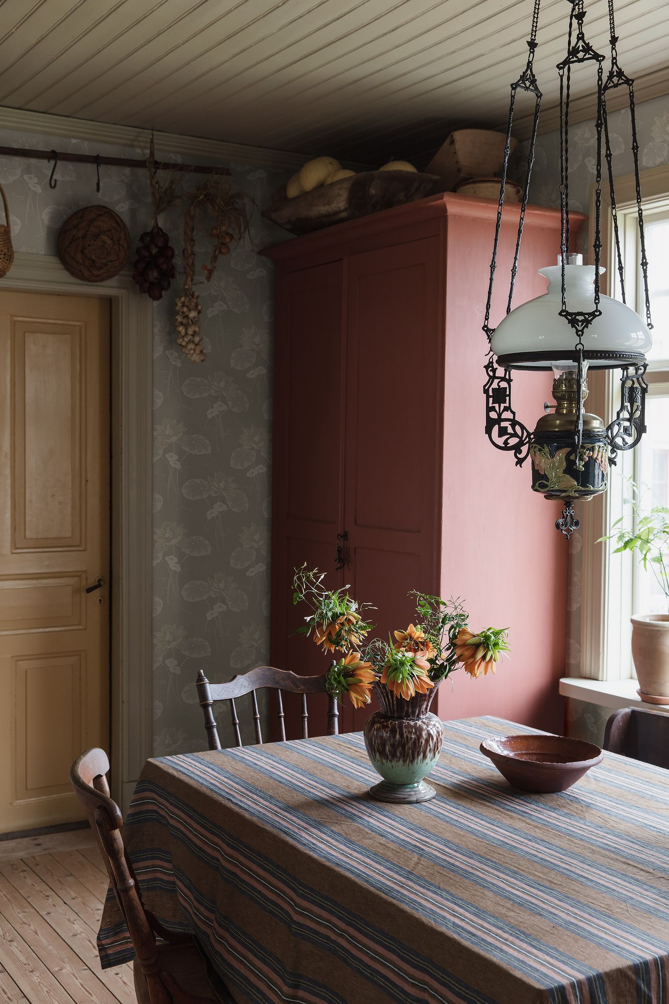 4169 Haga Light Grey and Beige Alla Tiders Hus Wallpaper by Boråstapeter