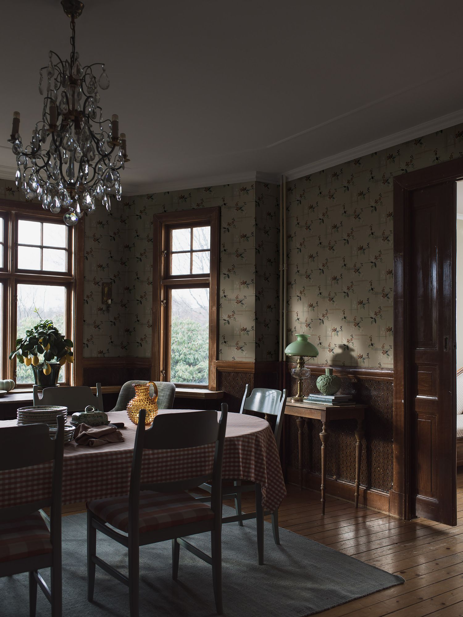 4172 Salängen Light Multi and Beige Alla Tiders Hus Wallpaper by Boråstapeter
