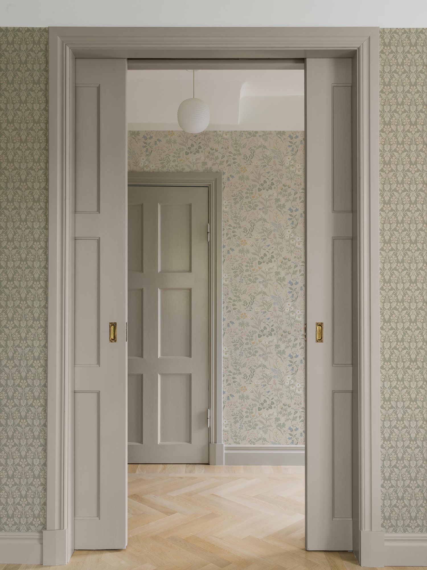 4179 Flora Light Multi and Beige Alla Tiders Hus Wallpaper by Boråstapeter