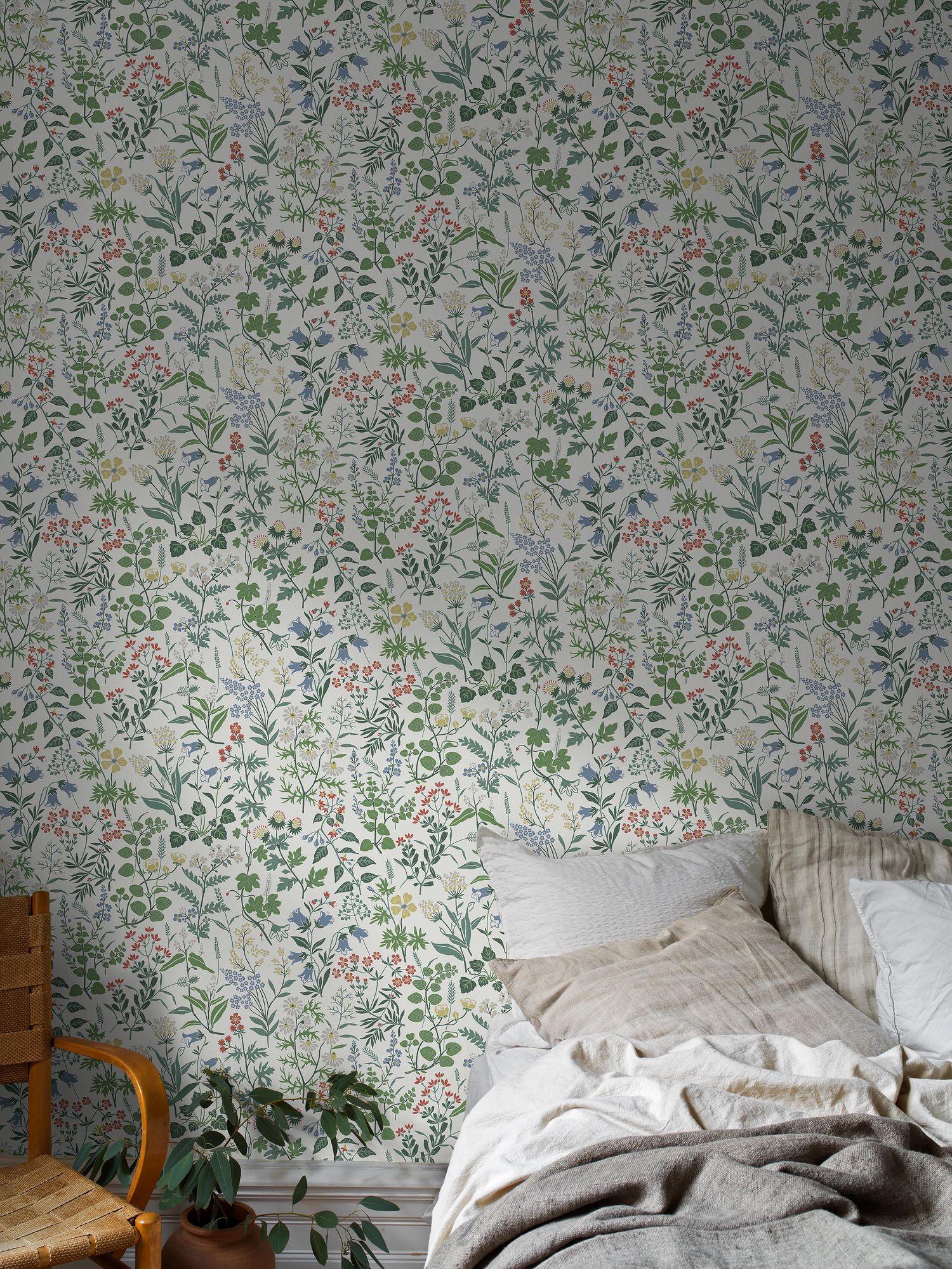4180 Flora Multicoloured Icons Wallpaper by Boråstapeter