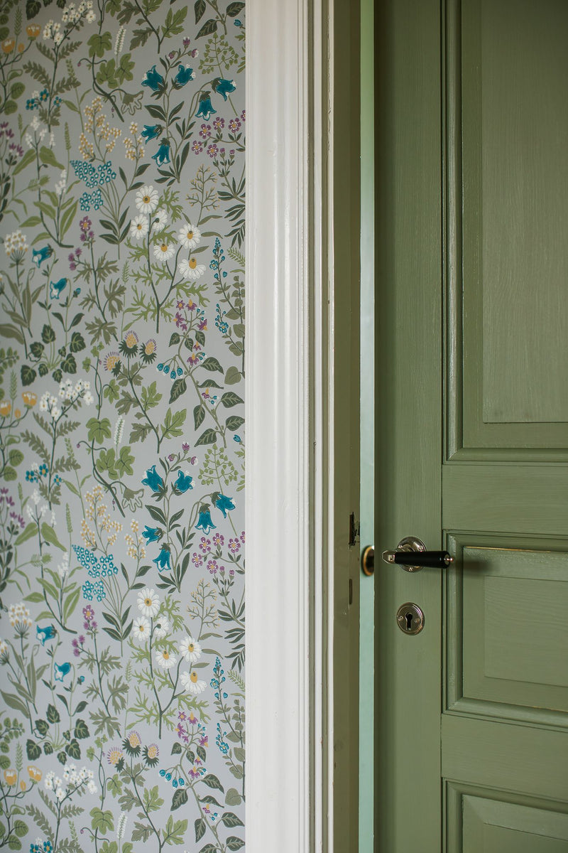 4182 Flora Light Multi and Grey Alla Tiders Hus Wallpaper by Boråstapeter