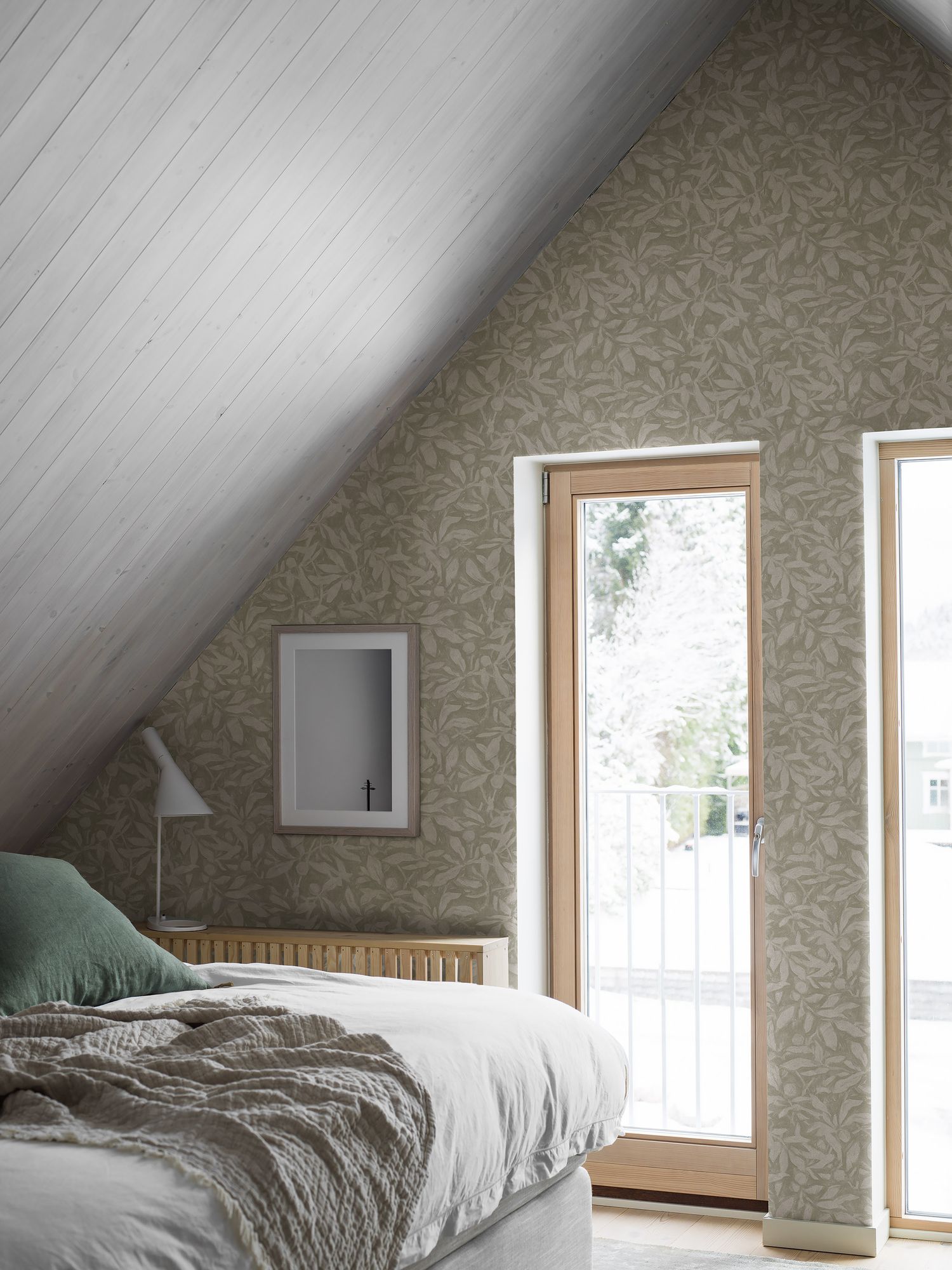 4194 Skogsparken Light Green Alla Tiders Hus Wallpaper by Boråstapeter