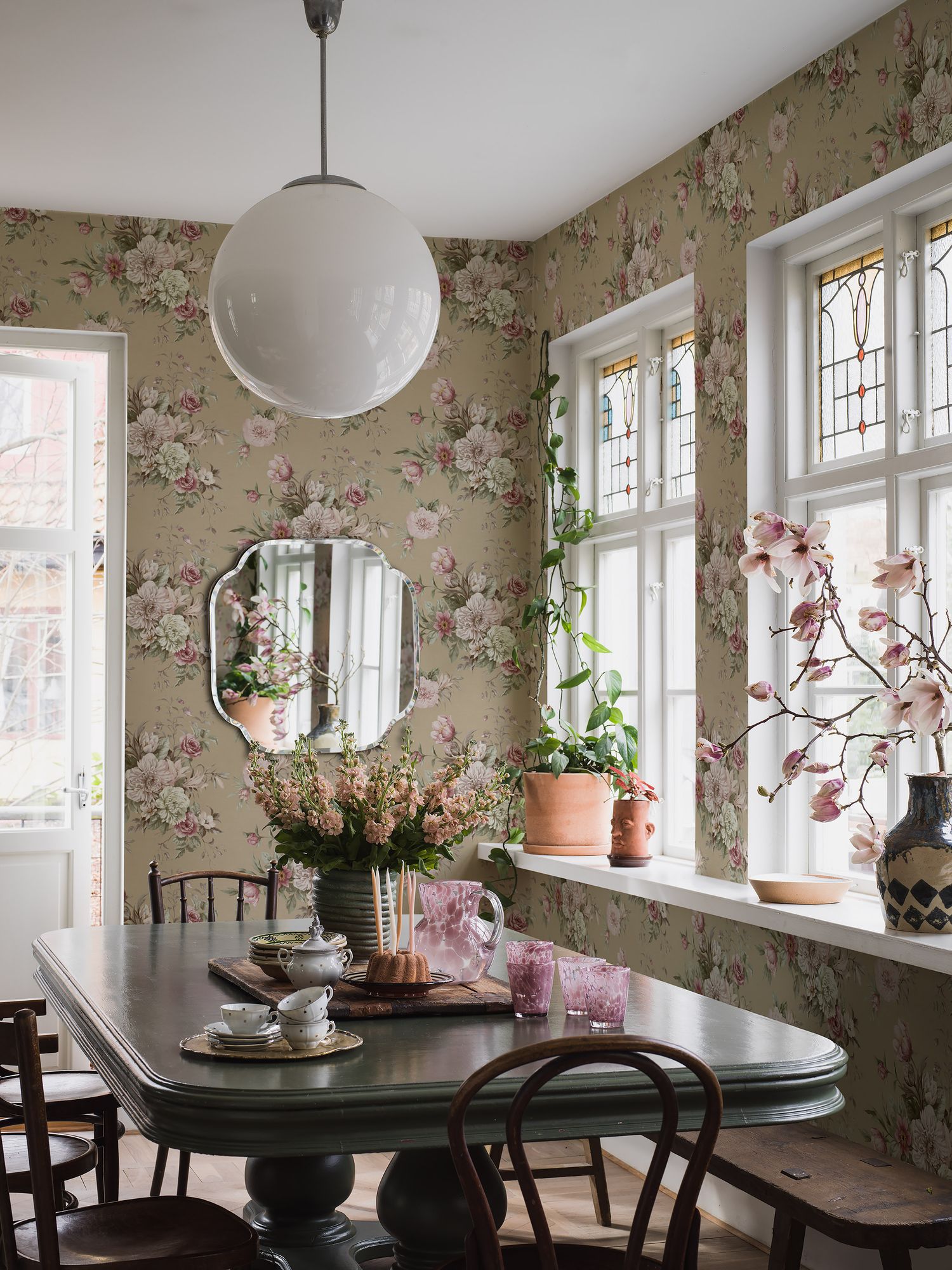 4250 Floral Charm Light Multi and Beige Dreamy Escape Wallpaper by Boråstapeter