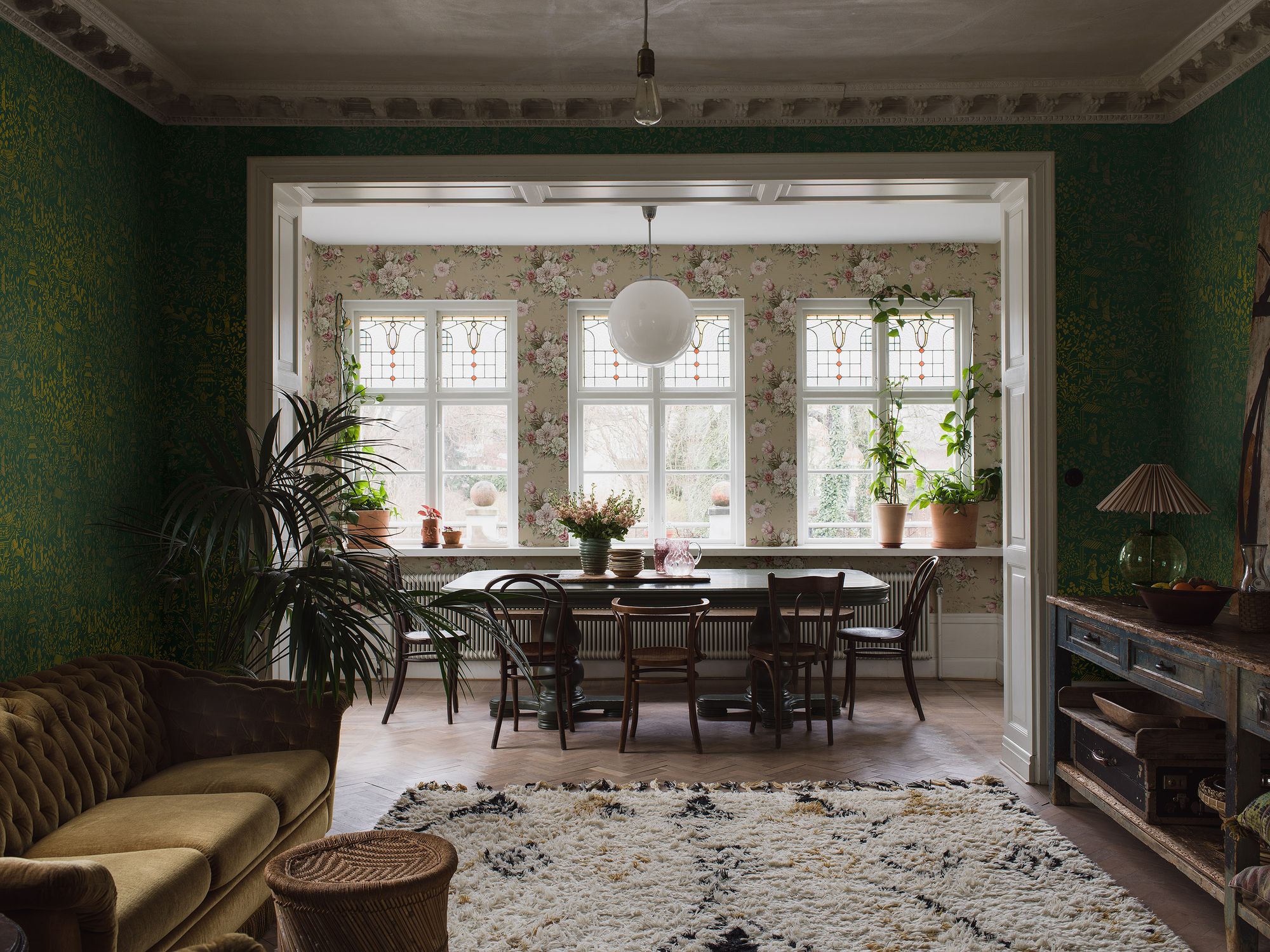 Floral Charm Light Multi and Beige Dreamy Escape Wallpaper by Boråstapeter